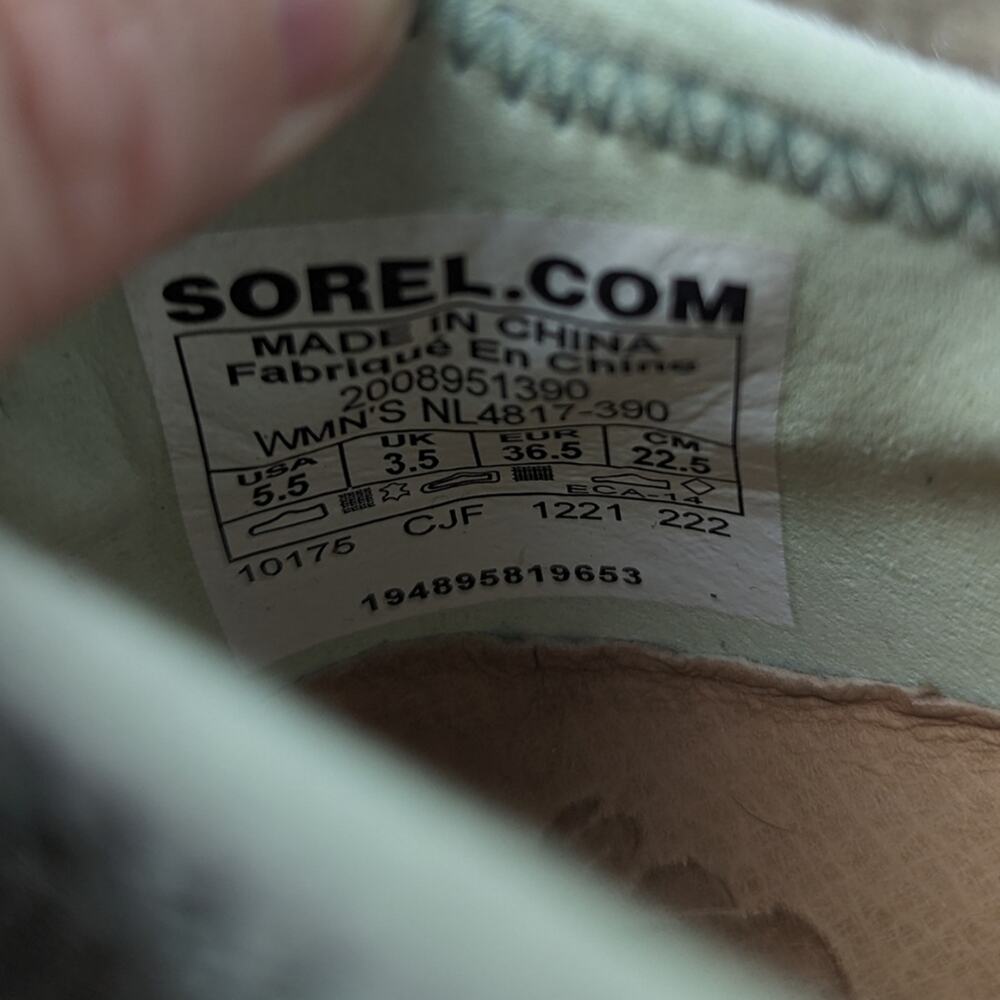 Sorel Mint Green & Pink Explorer Defy Low Sneaker Size 5.5 - Picture 9 of 9